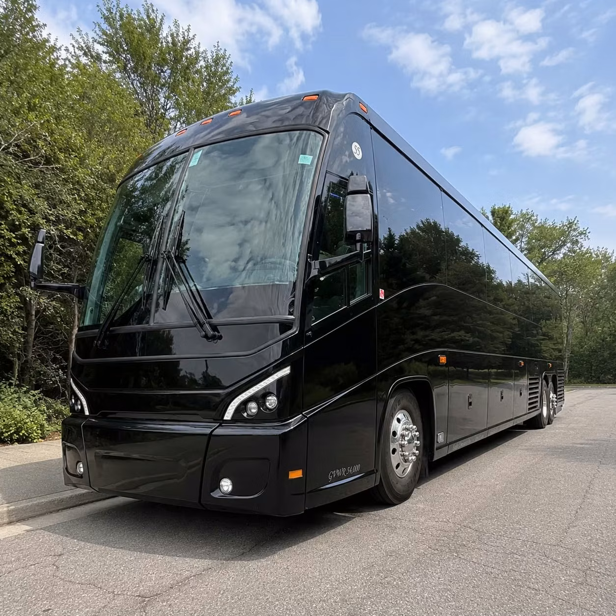 finding the right employee shuttle bus for your kansas city workforce