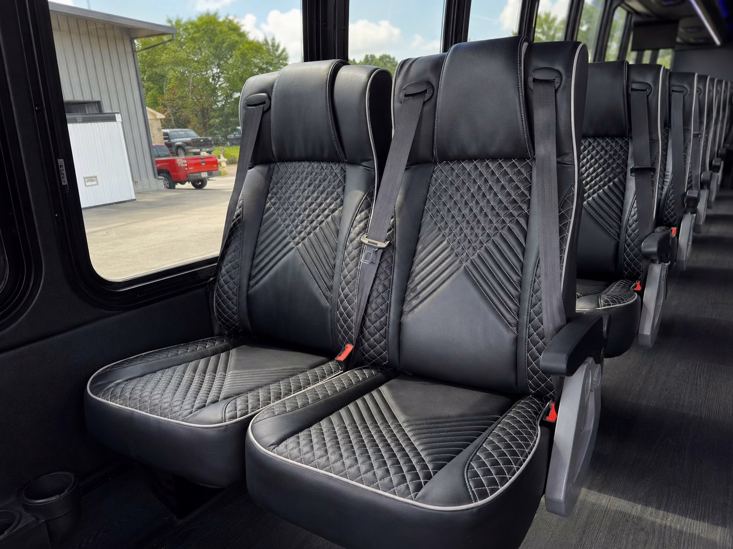 view instant online quotes for kansas city prom transportation in under 30 seconds
